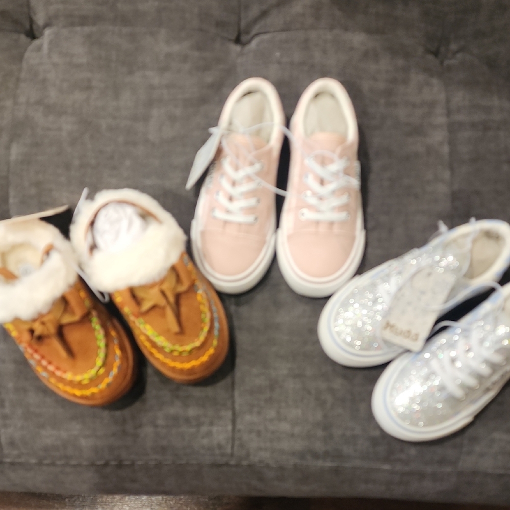 Mudd Kids Moccasins in Brown and Tan
